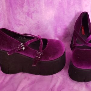 Damania platform Mary Jane